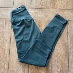 EUC Kamo Fitness Women's Dark Green Leggings Small